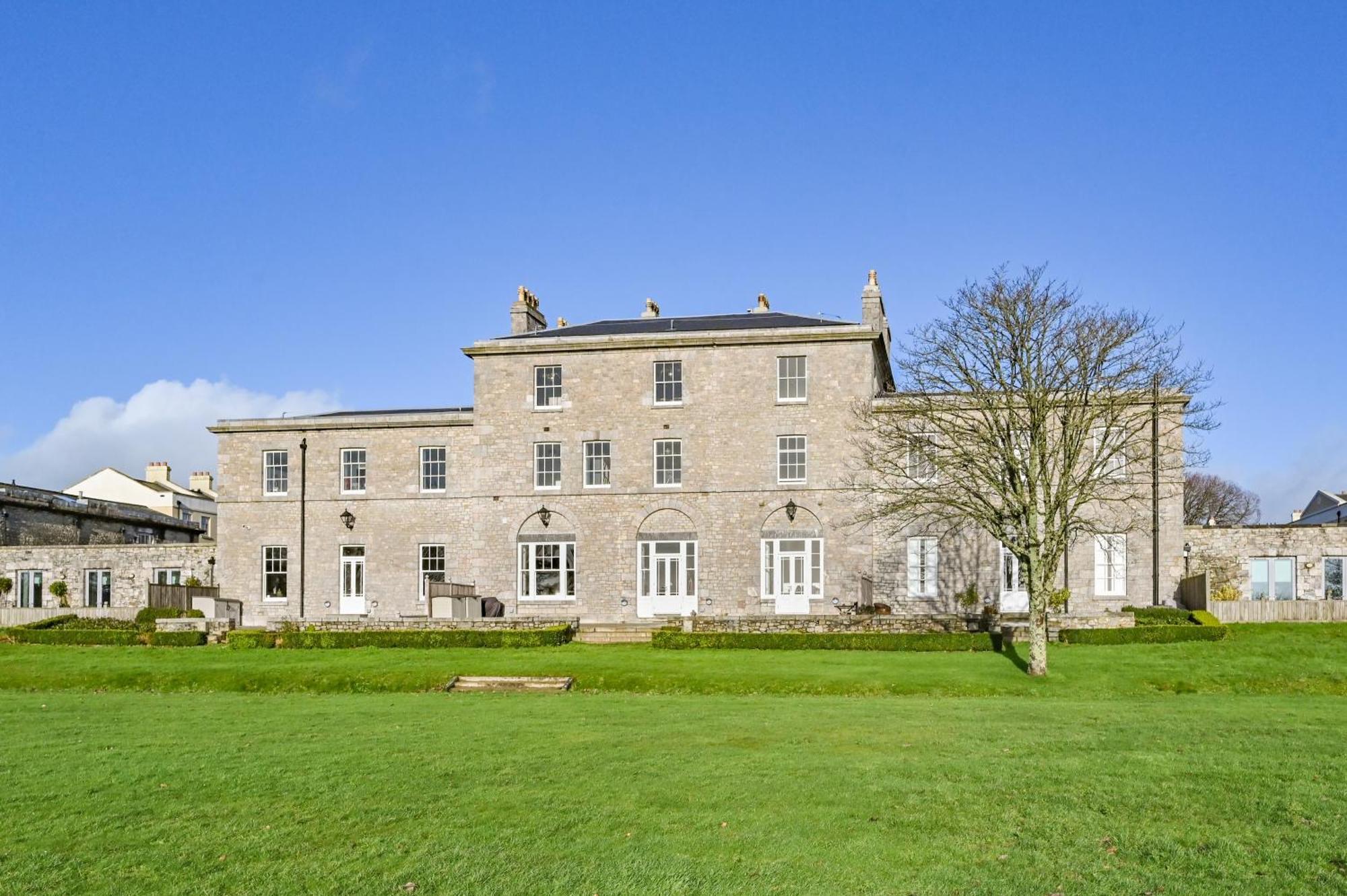 9 Admiralty House Stunning Luxury Apartment With Free Parking Plymouth Eksteriør bilde