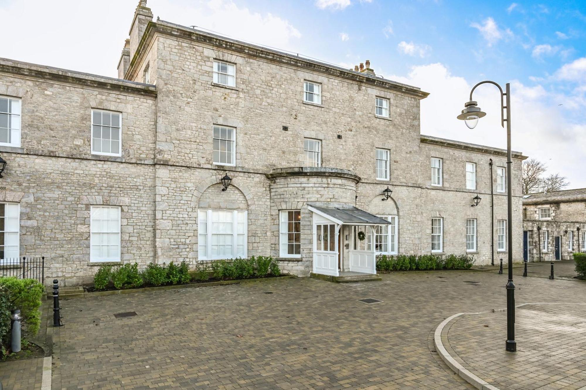 9 Admiralty House Stunning Luxury Apartment With Free Parking Plymouth Eksteriør bilde