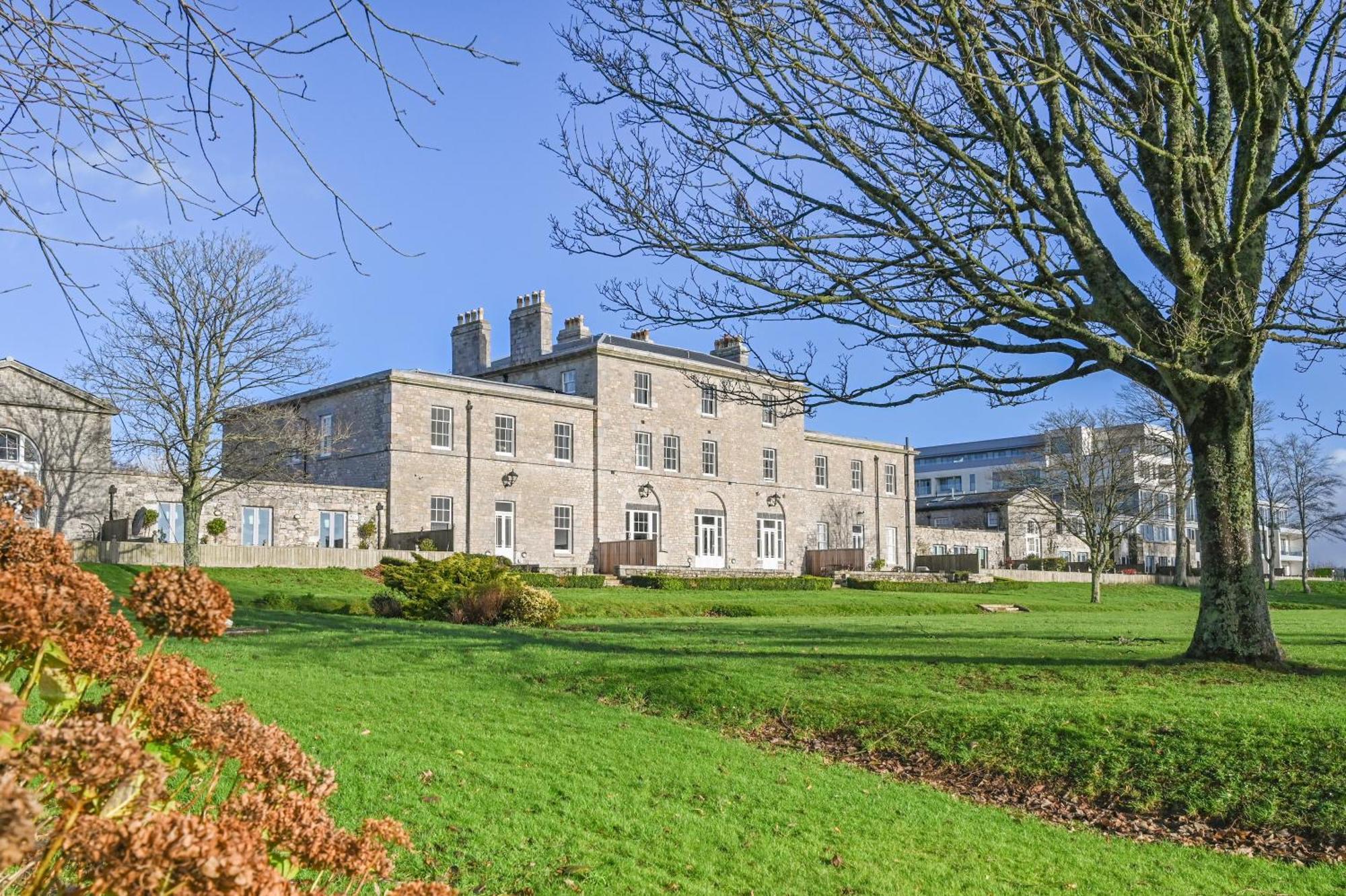 9 Admiralty House Stunning Luxury Apartment With Free Parking Plymouth Eksteriør bilde